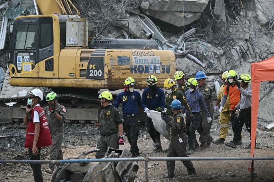 Operações de resgate continuam após terremoto que deixou ao menos 1.700 mortos em Mianmar