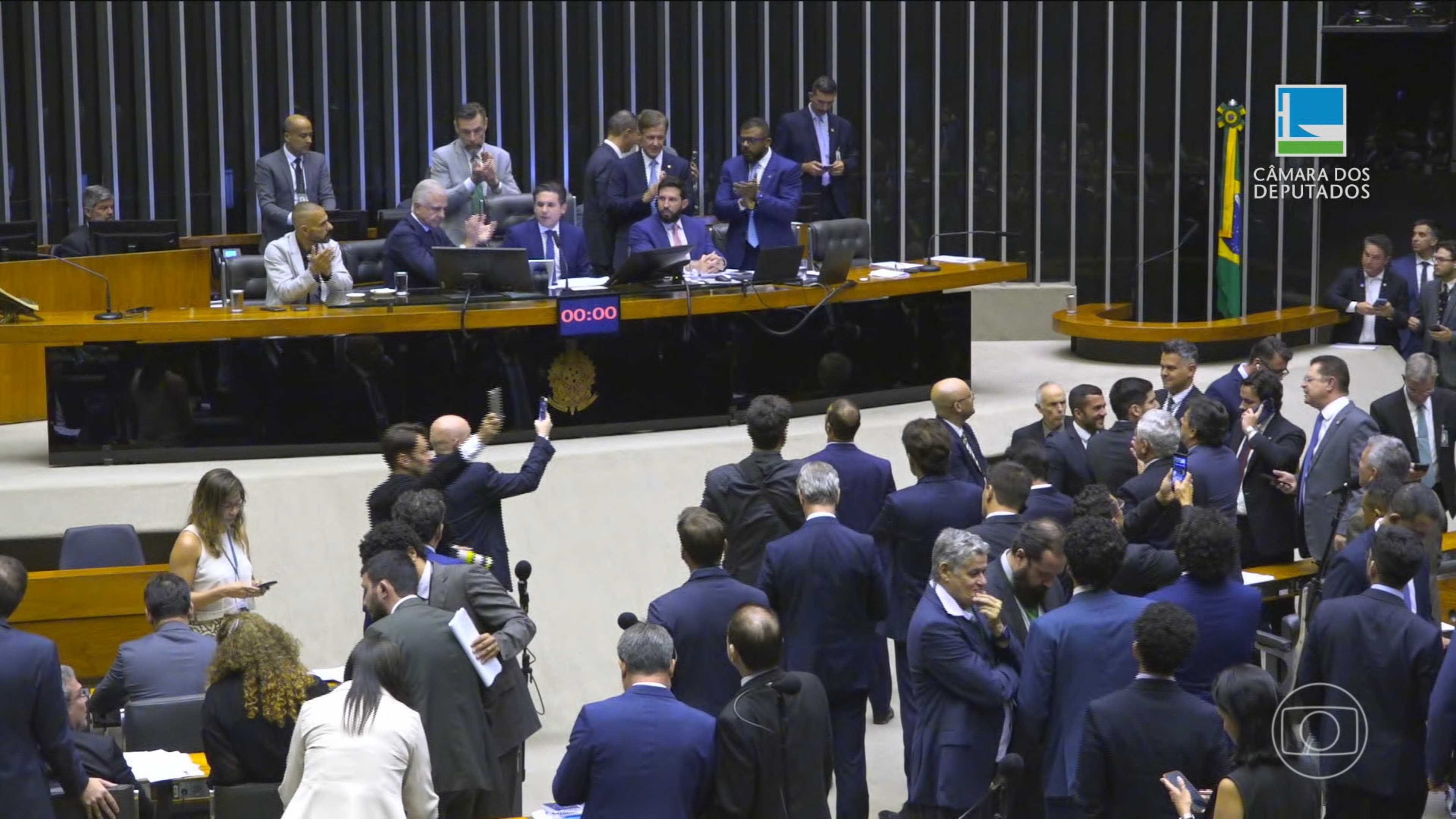 Debate sobre classificação de facções como terroristas reaquece após anúncio dos Estados Unidos
