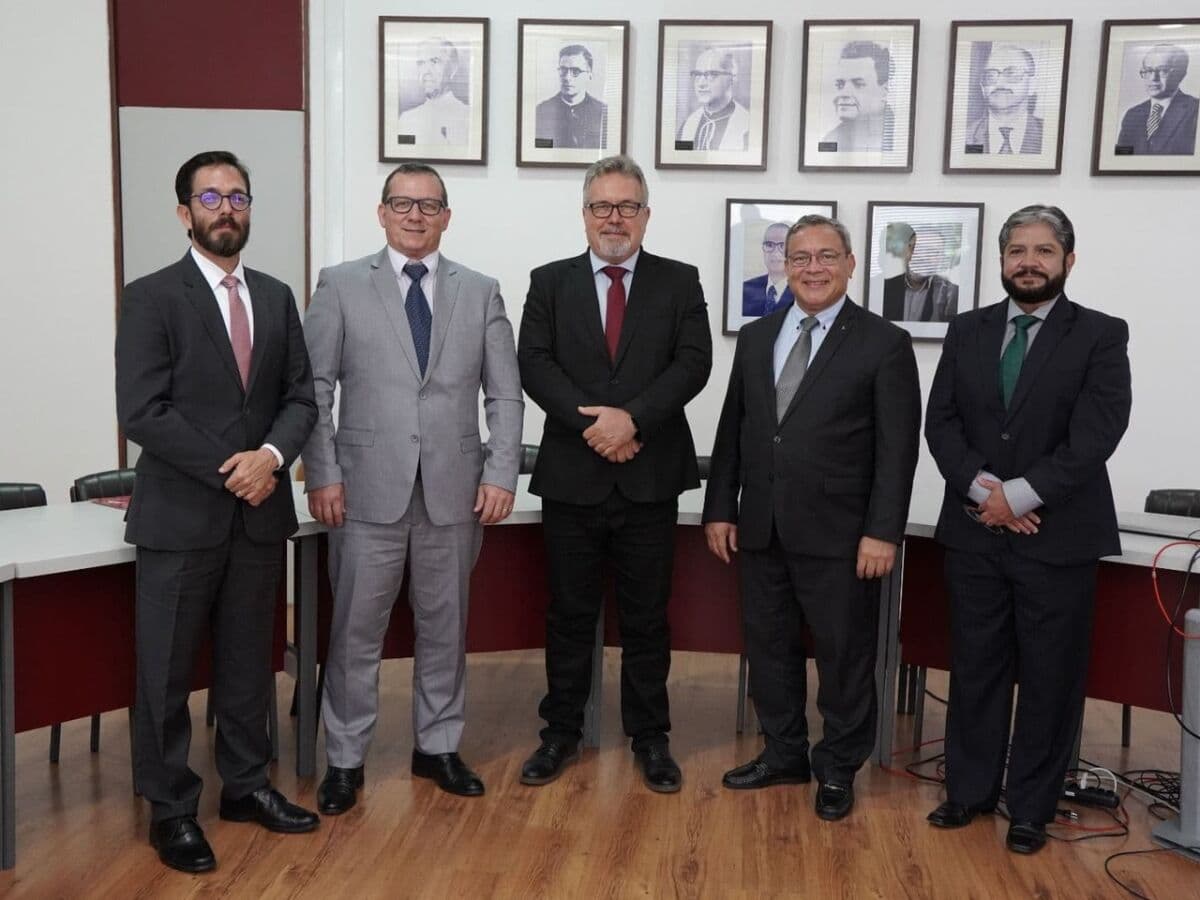 Unicap inicia nova gestão com posse do Padre Carlos Fritzen e anuncia redução de mensalidades