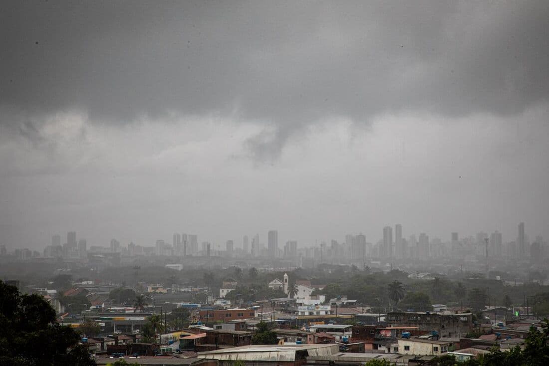 Chuvas moderadas devem atingir todas as regiões de Pernambuco neste domingo, alerta Apac