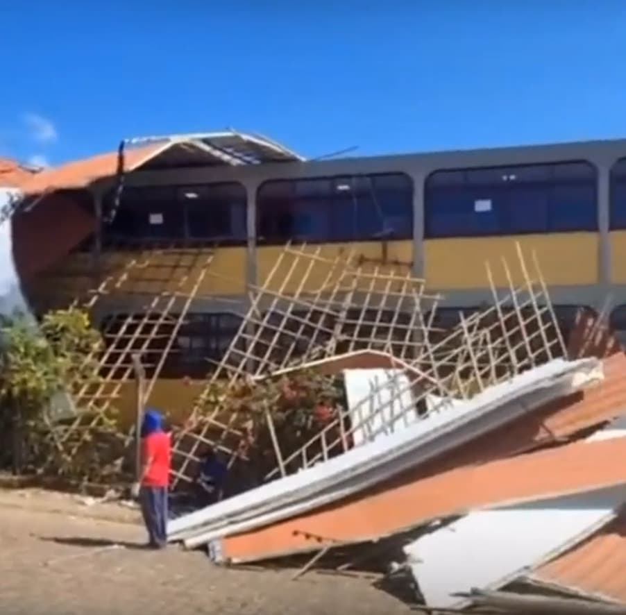 Ventos fortes atingem telhado do Hotel Sesc Triunfo, mas não há feridos