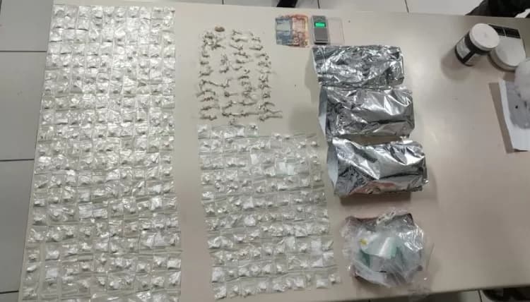 Tráfico em Cemitério: PM Apreende Drogas e Prende Suspeito em Arcoverde