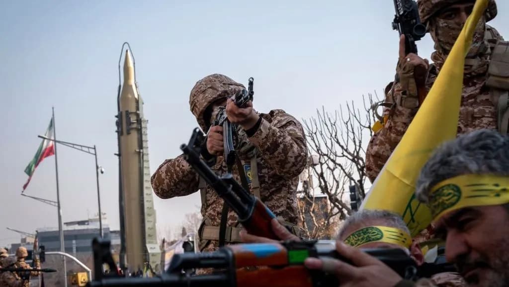 EUA avançam em planejamento militar contra o Irã e avaliam até mudança de regime