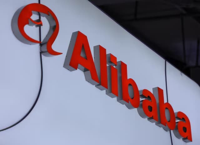 Alibaba proíbe uso do Claude Code e intensifica disputa tecnológica com a Anthropic