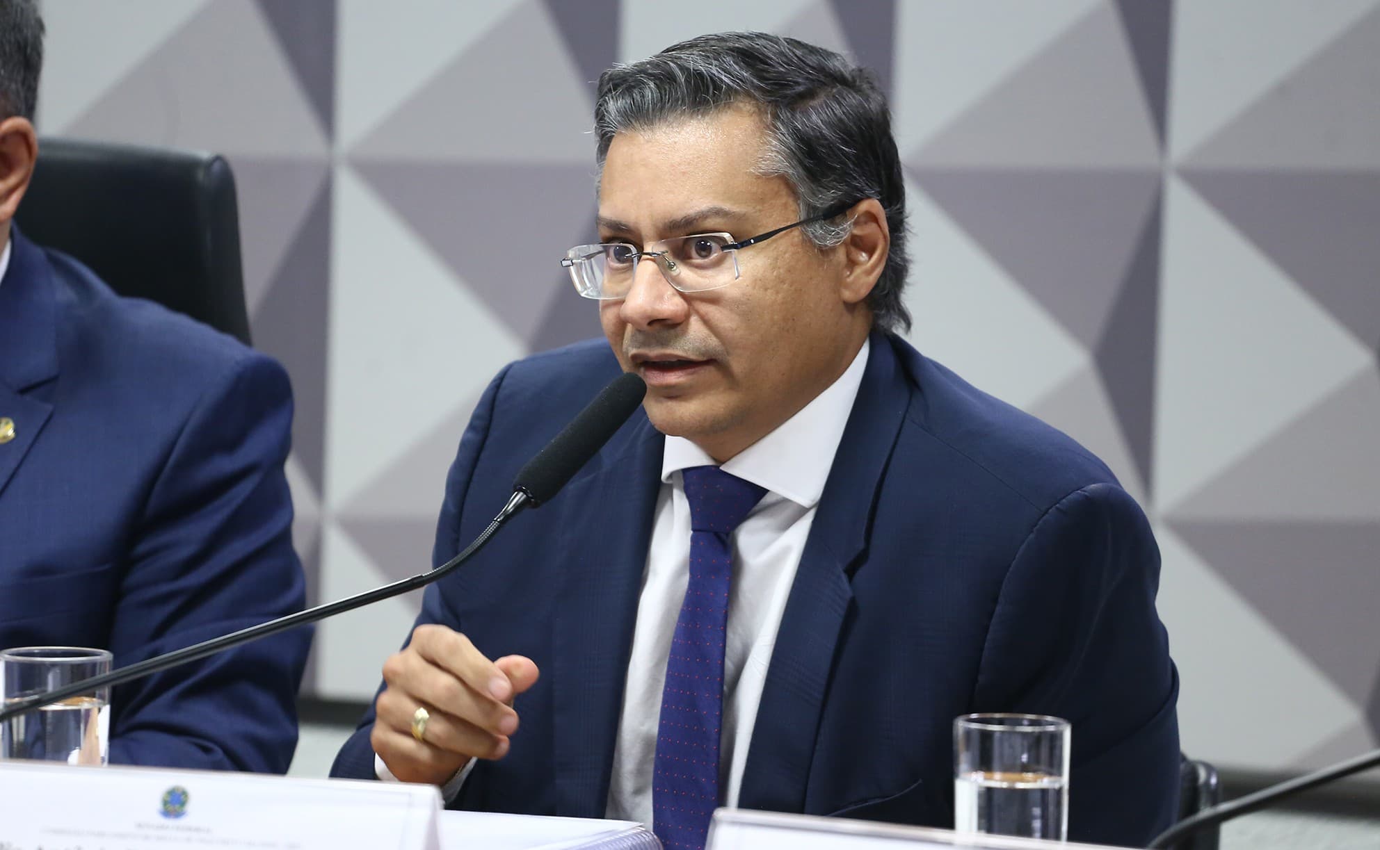Ex-procurador-geral do INSS negocia delação premiada com a Polícia Federal sobre fraudes em consignados