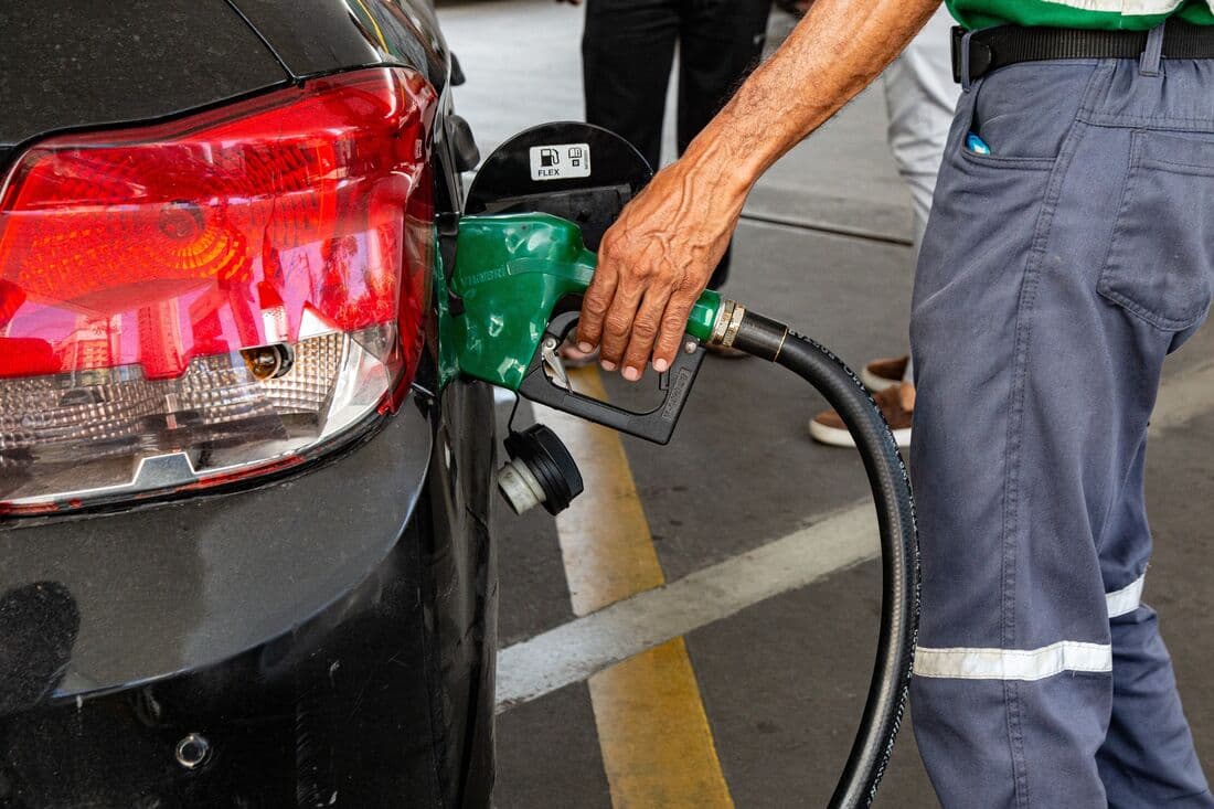 Gasolina dispara e ultrapassa R$ 7,40 em postos do Recife
