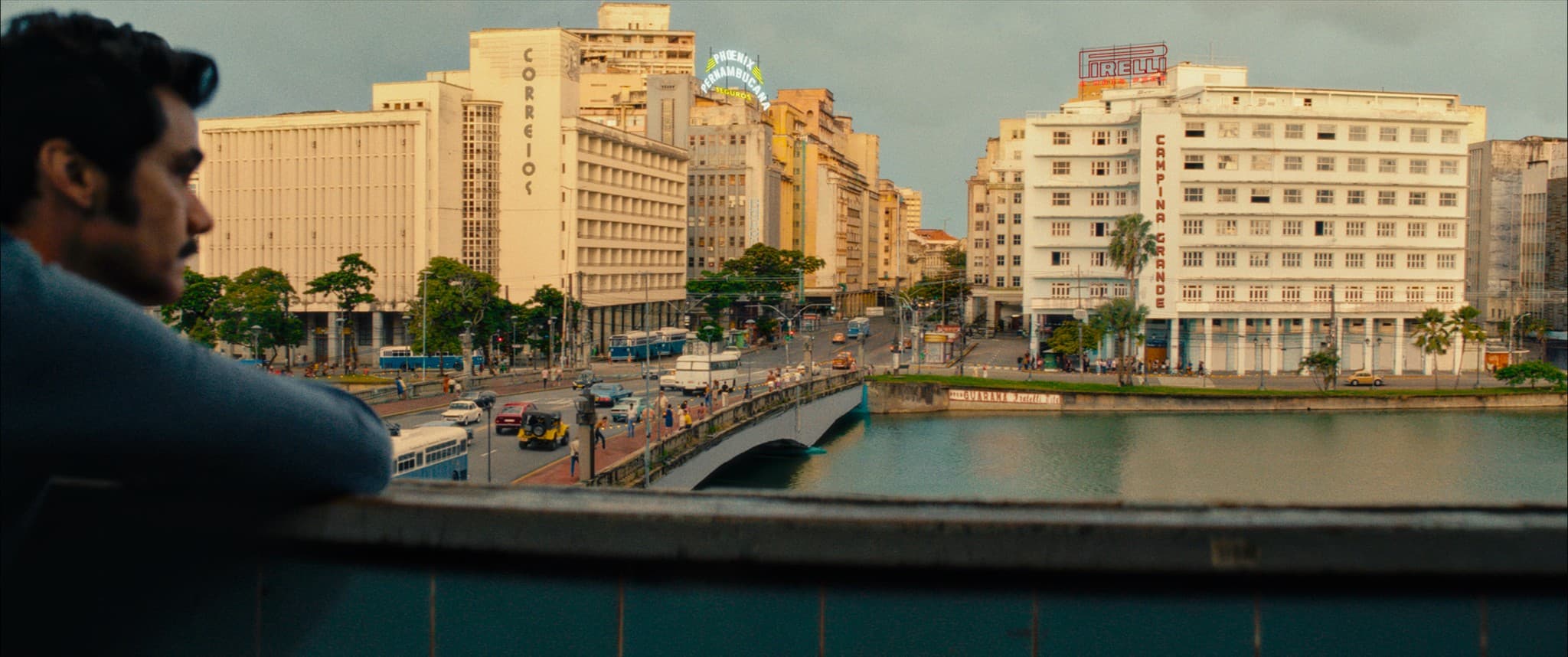 Recife de 1977 ganha vida nas telas: O Agente Secreto celebra a força e a tradição do cinema pernambucano