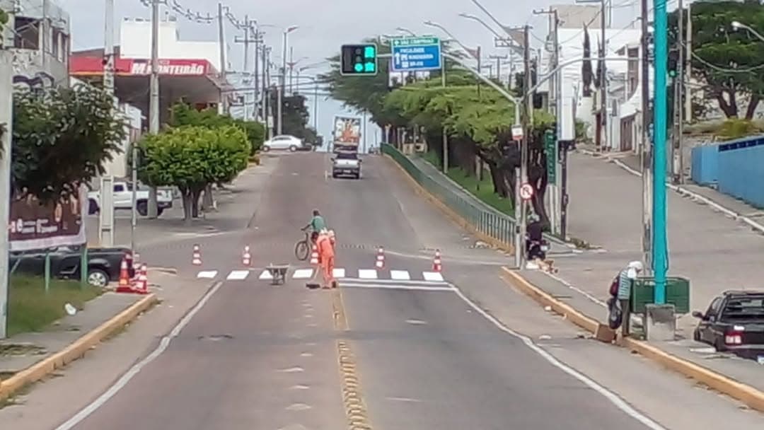 Trânsito passa por mudança no cruzamento das avenidas José Magalhães e Pedro II