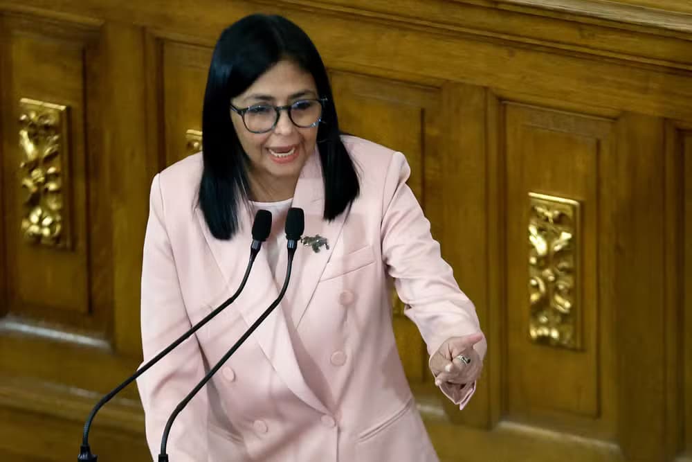 “Chega de ordens de Washington”, diz Delcy Rodríguez, presidente interina da Venezuela