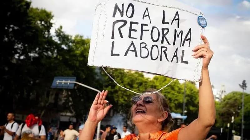 Argentina segue caminho oposto ao Brasil em reforma trabalhista; entenda os impactos