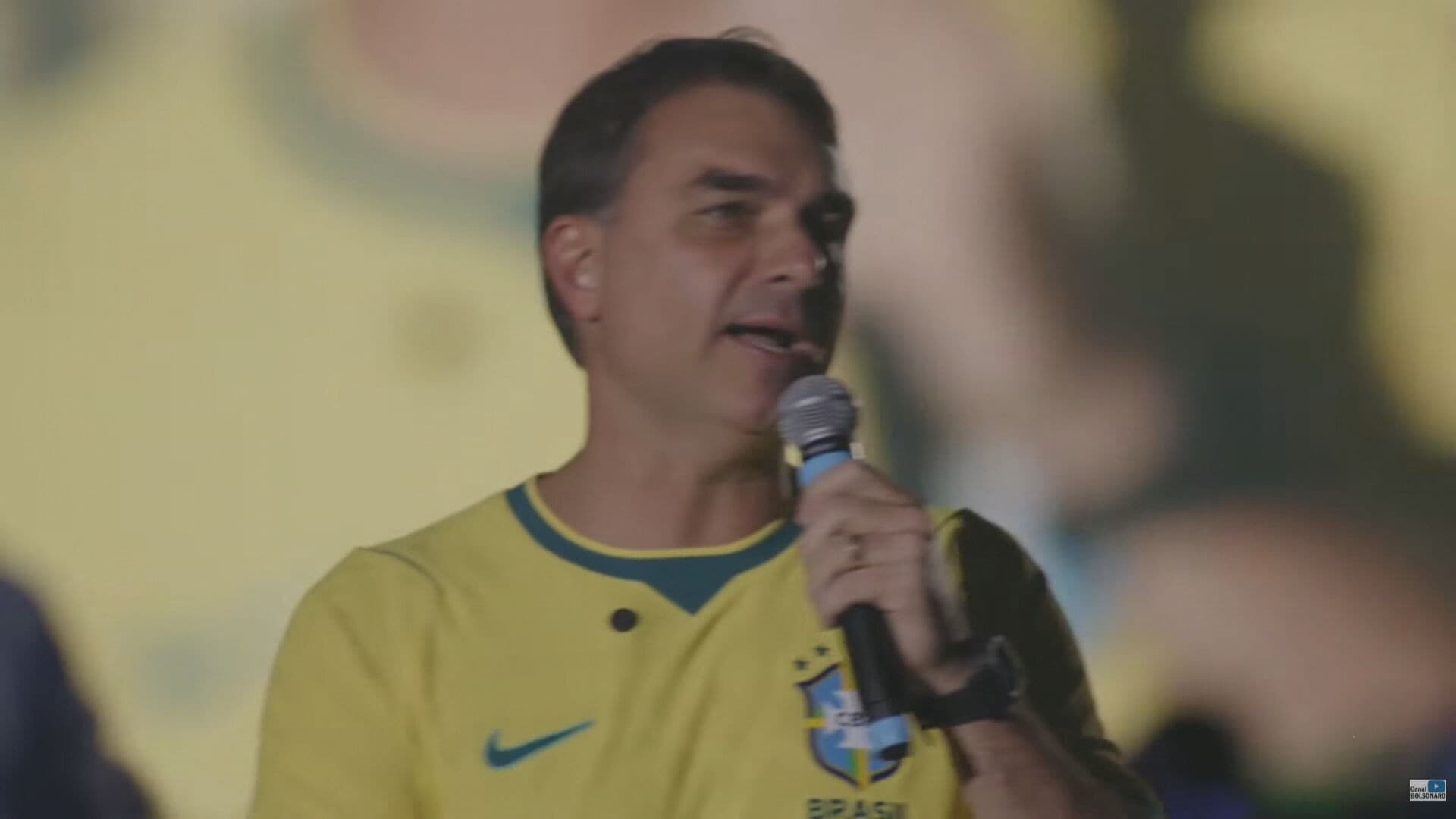 Flávio Bolsonaro defende bandeiras sociais e reforça propostas para o Bolsa Família em evento em São Paulo
