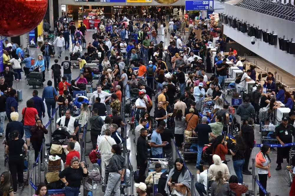 Vendaval histórico provoca mais de 340 cancelamentos de voos nos aeroportos de SP