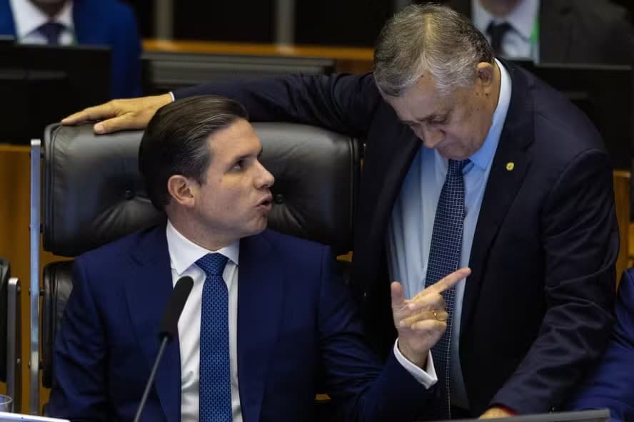 Câmara aprova projeto Antifacção com penas mais duras e embate político em plenário