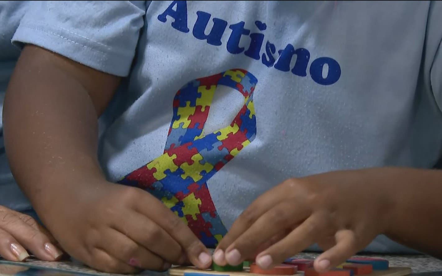 Levantamento do TCE revela que mais de 66 mil pessoas aguardam diagnóstico de autismo em Pernambuco