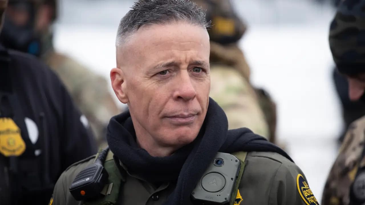 Chefe da Patrulha de Fronteira dos EUA é afastado após polêmica com uniforme em protestos anti-ICE