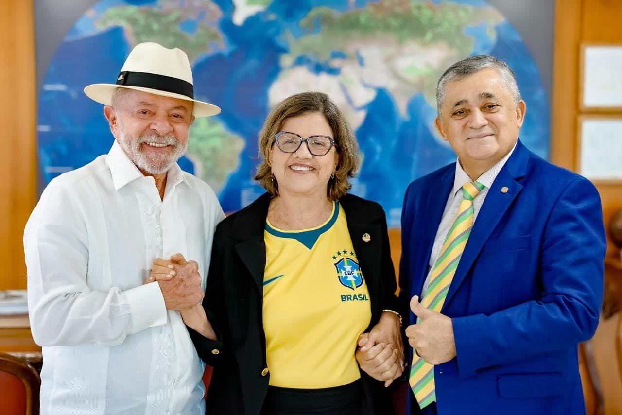 Lula recebe Teresa Leitão, a primeira mulher a liderar o Governo no Senado