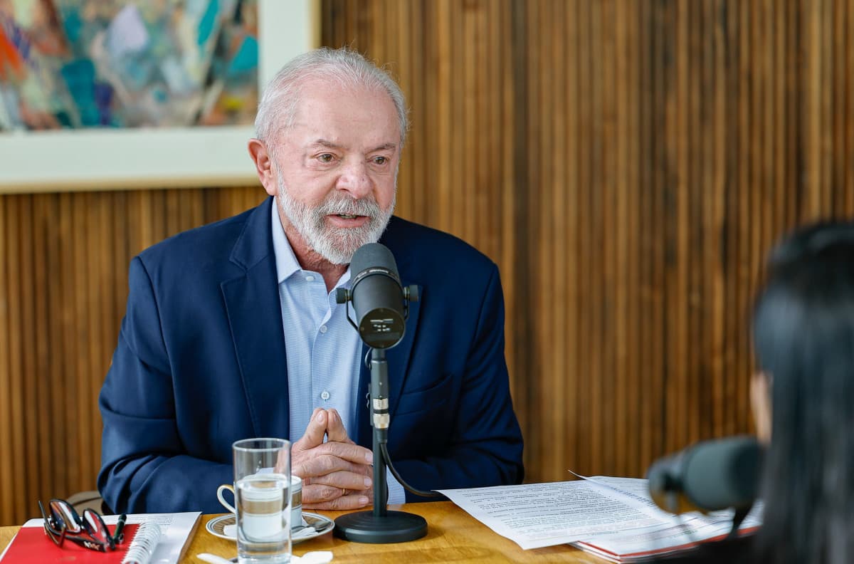 SUCESSÃO NO STF: Lula Se Reúne com Ministros da Corte para Debater Vaga de Barroso; Jorge Messias é o Favorito