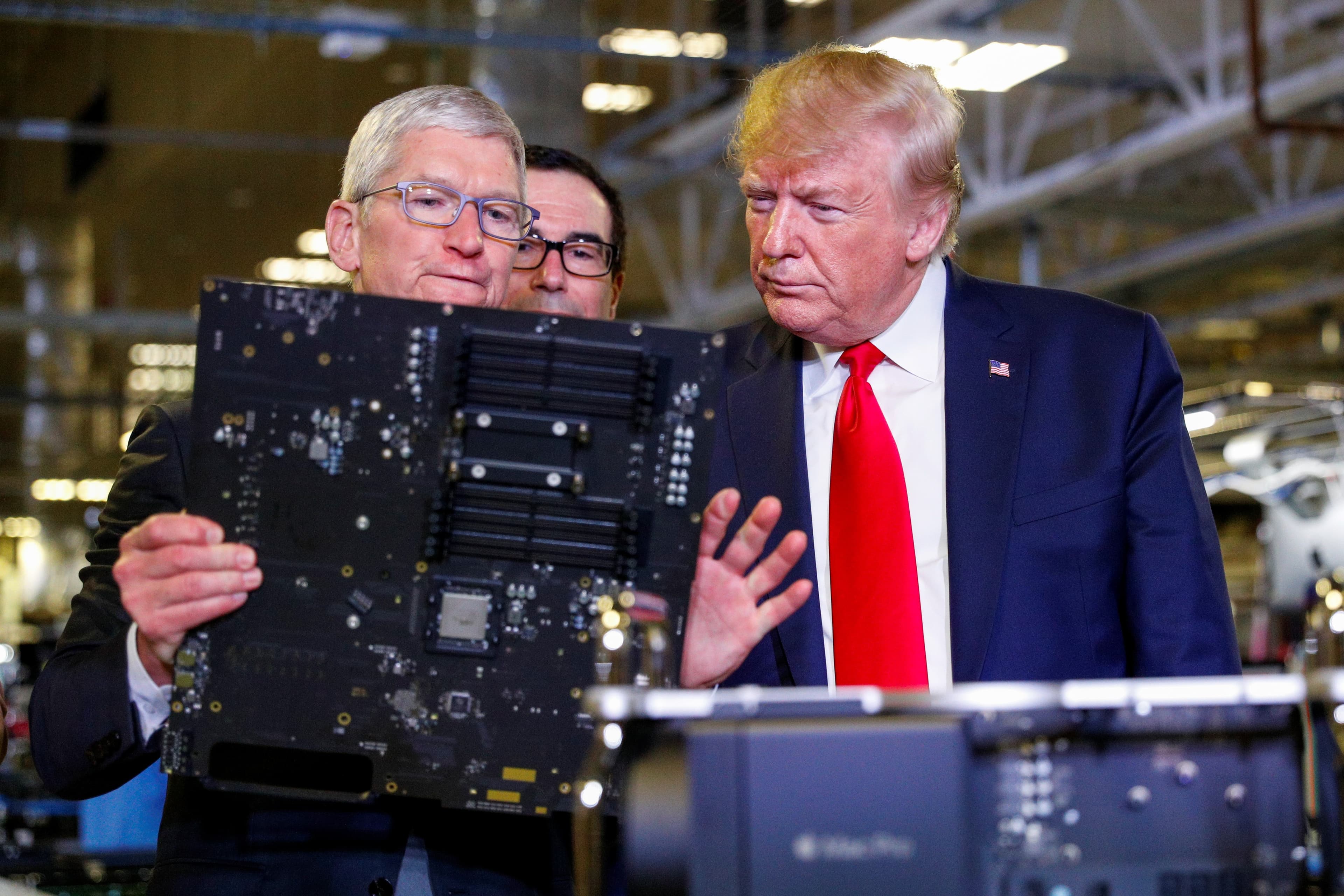 Apple e Intel selam acordo estratégico para fabricação de chips em solo norte-americano