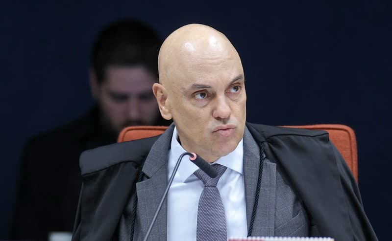 Moraes abre inquérito contra Flávio Bolsonaro por suposta calúnia contra Lula