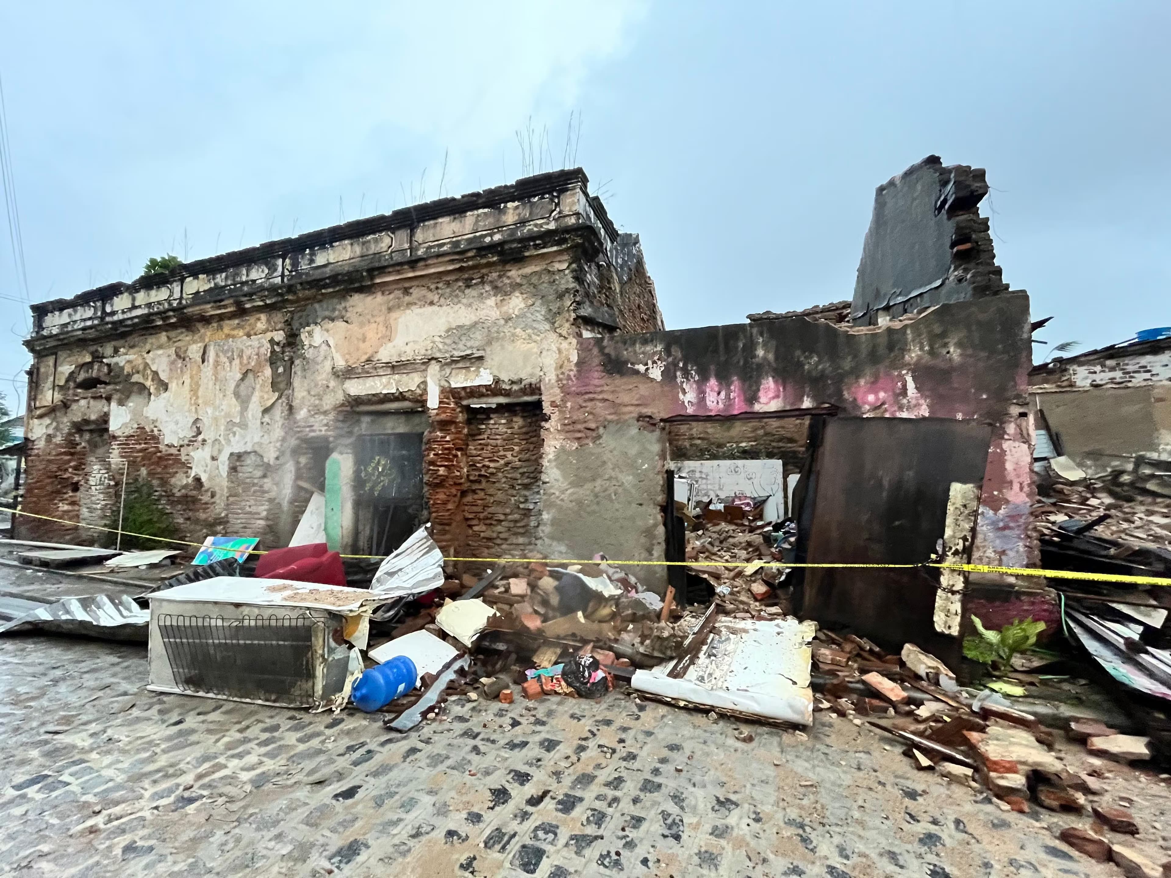 Livramento: Mulher escapa de desabamento fatal no Recife após convite inesperado