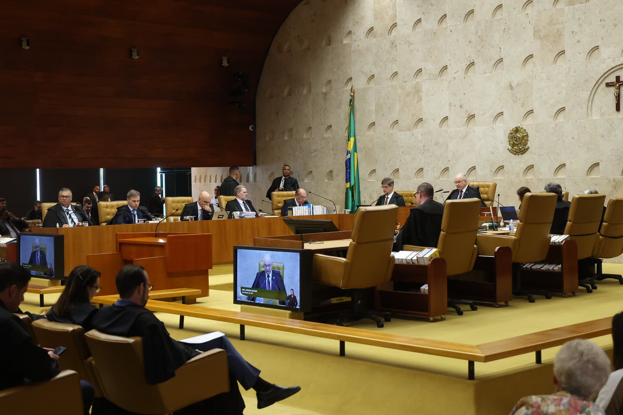 STF estabelece novas regras para 'penduricalhos' no Judiciário e estima economia de R$ 7,3 bilhões