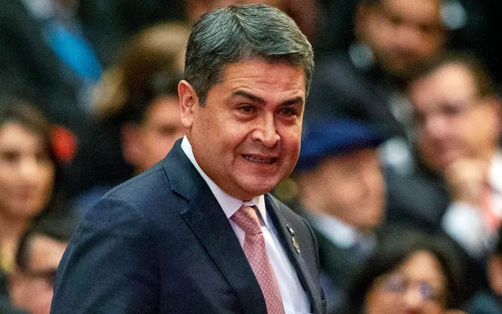 Trump concede perdão a ex-presidente de Honduras, e Hernández deixa prisão nos EUA