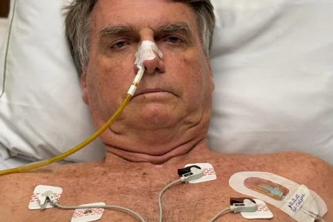 Após live, STF intima Bolsonaro no hospital sobre ação penal por golpe