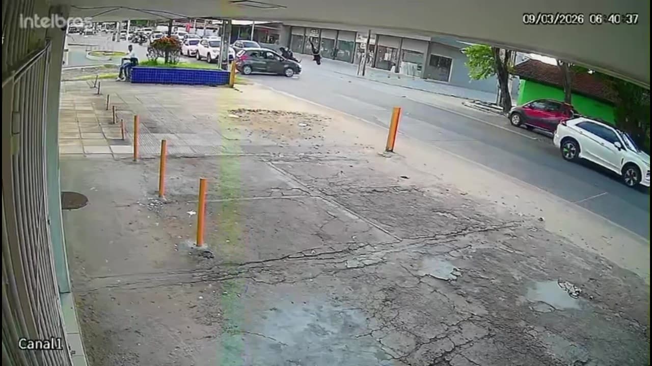 Motociclista fica ferido após colisão violenta em Paulista, na Região Metropolitana do Recife