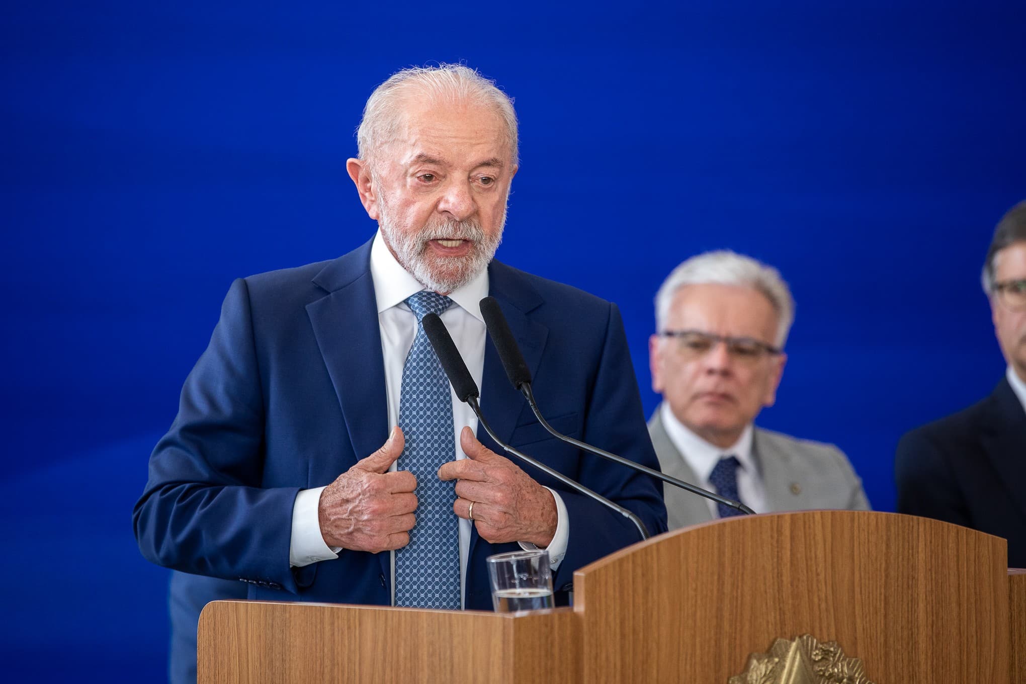 Aprovação do governo Lula volta a empatar com desaprovação em nova pesquisa Datafolha