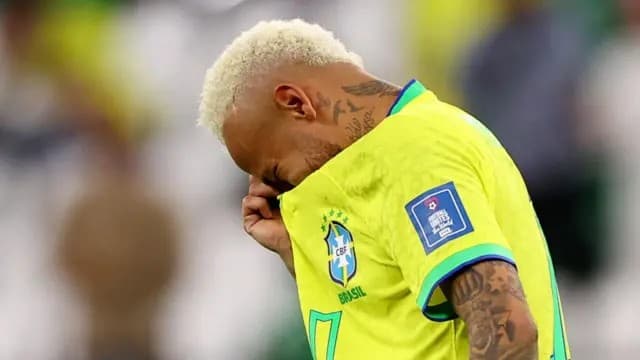 Camisa da Seleção Brasileira: Brasil lidera ranking de custo desproporcional à renda entre campeões mundiais