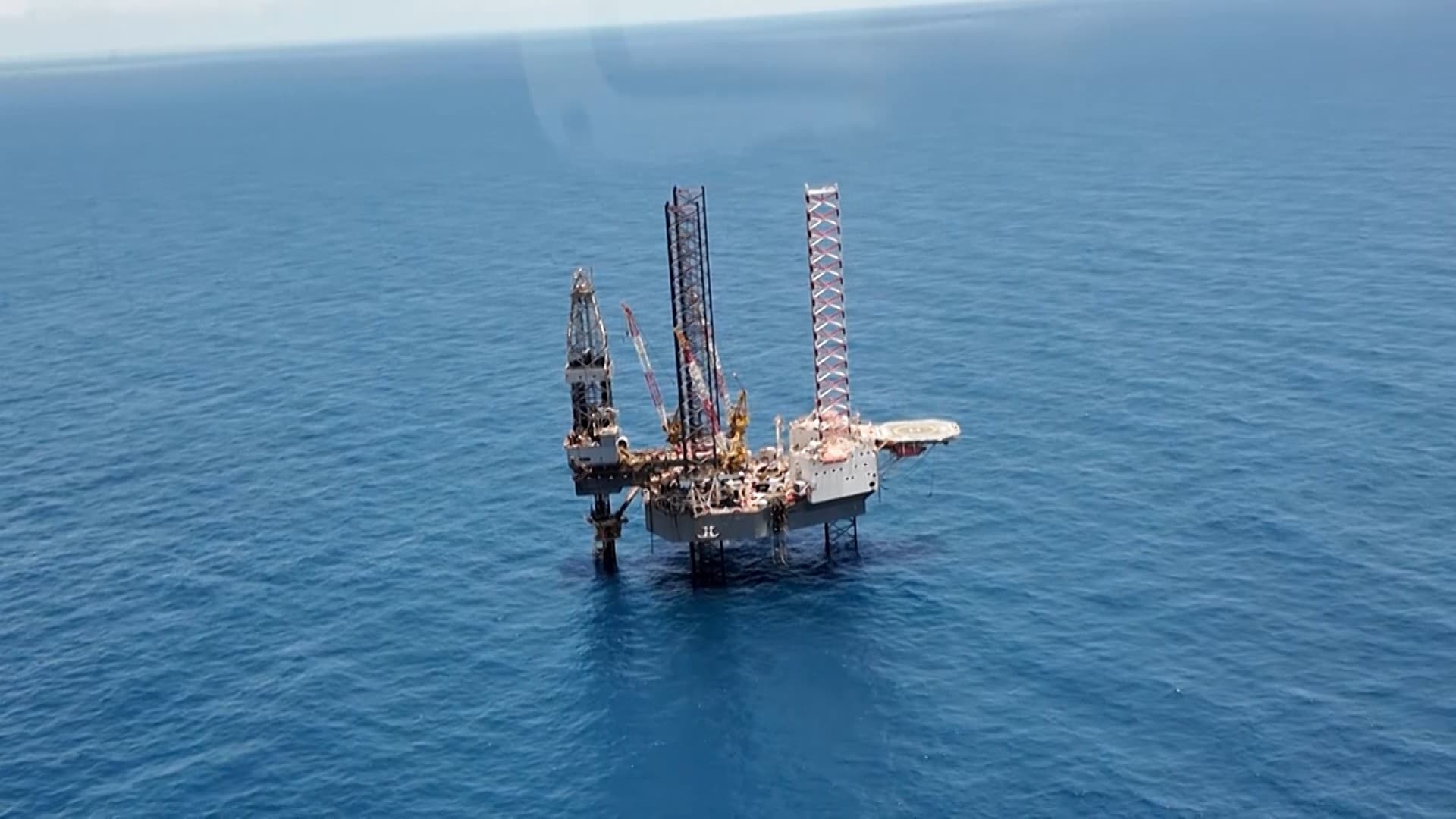 Preço do petróleo dispara pelo 8º dia consecutivo após movimentações estratégicas na Opep