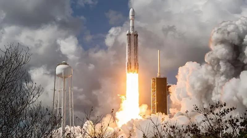 SpaceX prepara IPO histórico com avaliação de US$ 1,75 trilhão