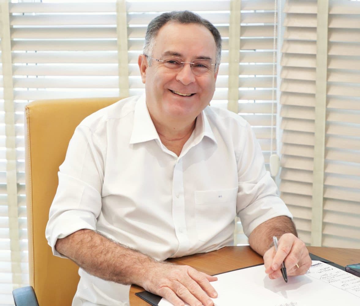 Prefeito Zeca Cavalcanti anuncia convocação de professores aprovados no concurso da Educação