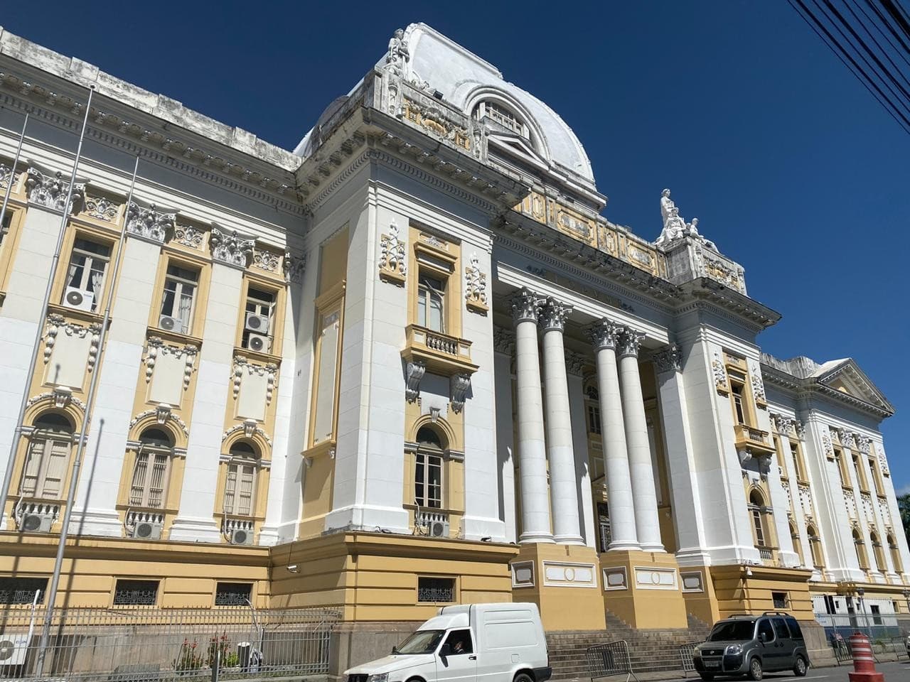 Justiça condena Bradesco a indenizar cliente vítima de golpe por falsa central em R$ 53 mil