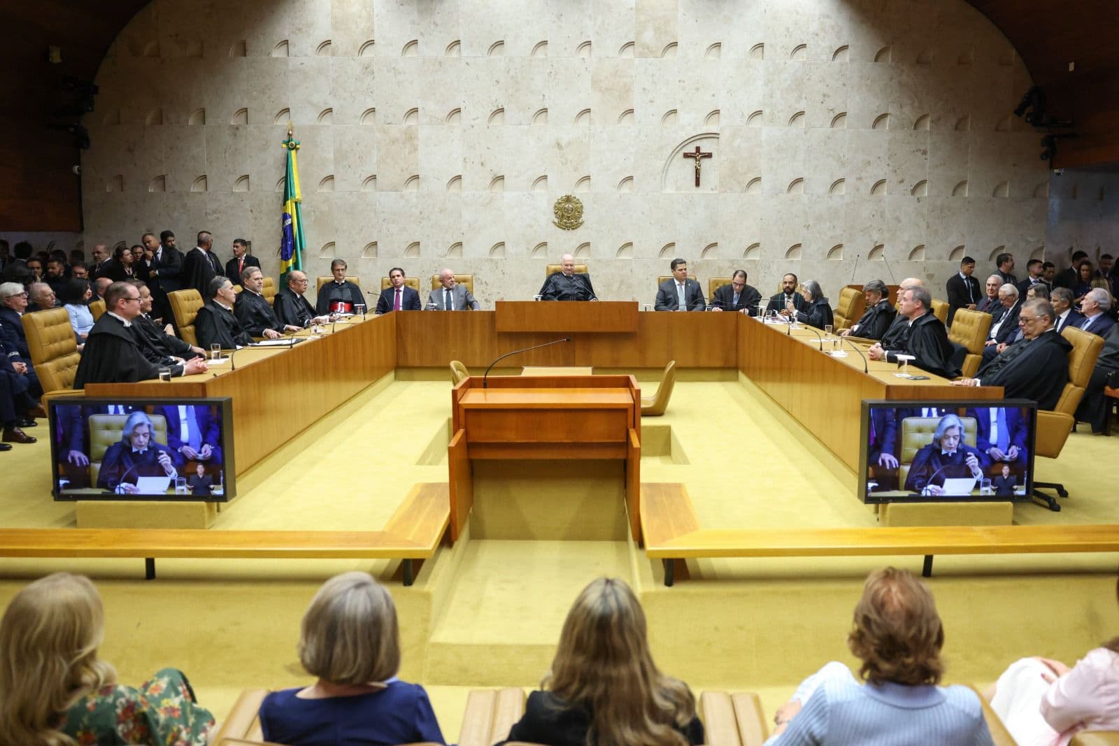 Raquel Lyra Prestigiou Posse de Edson Fachin no STF e Destaca Fortalecimento da Justiça
