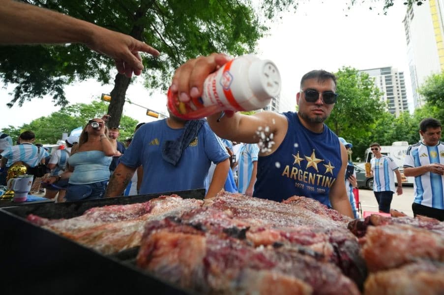 Copa do Mundo no Texas reacende debate cultural entre a carne argentina e a texana