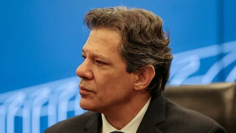 Haddad condiciona saída do Ministério da Fazenda à viagem de Lula aos EUA
