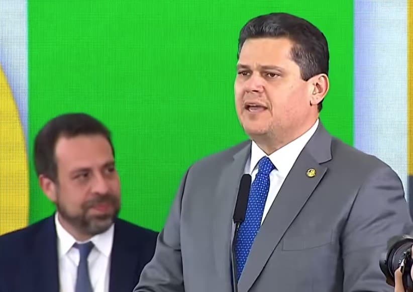 Davi Alcolumbre critica ataques institucionais em meio a tensão entre CPI e Supremo Tribunal Federal
