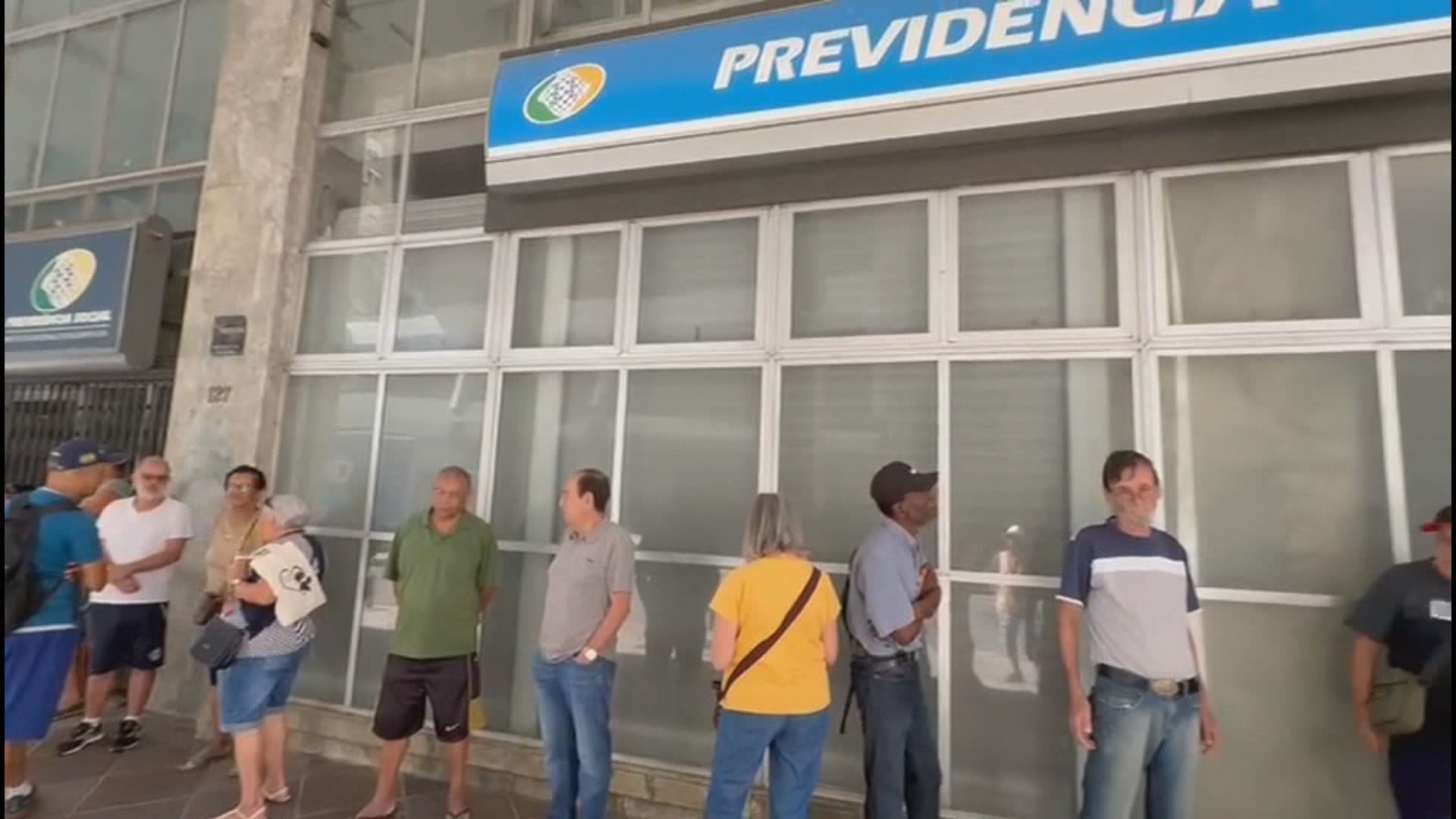 INSS registra recorde de processos concluídos, mas fila de benefícios ainda preocupa