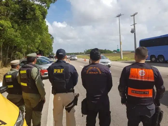 PRF lança Operação Rodovida 2025/2026 em Pernambuco com foco na segurança viária