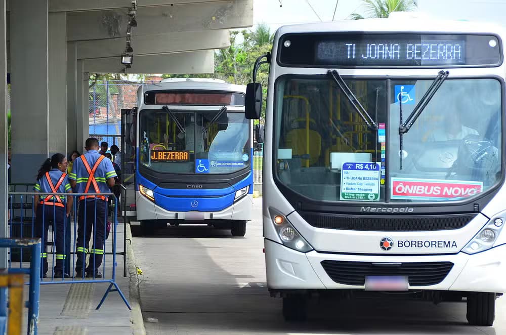 Justiça suspende aumento da passagem de ônibus no Grande Recife