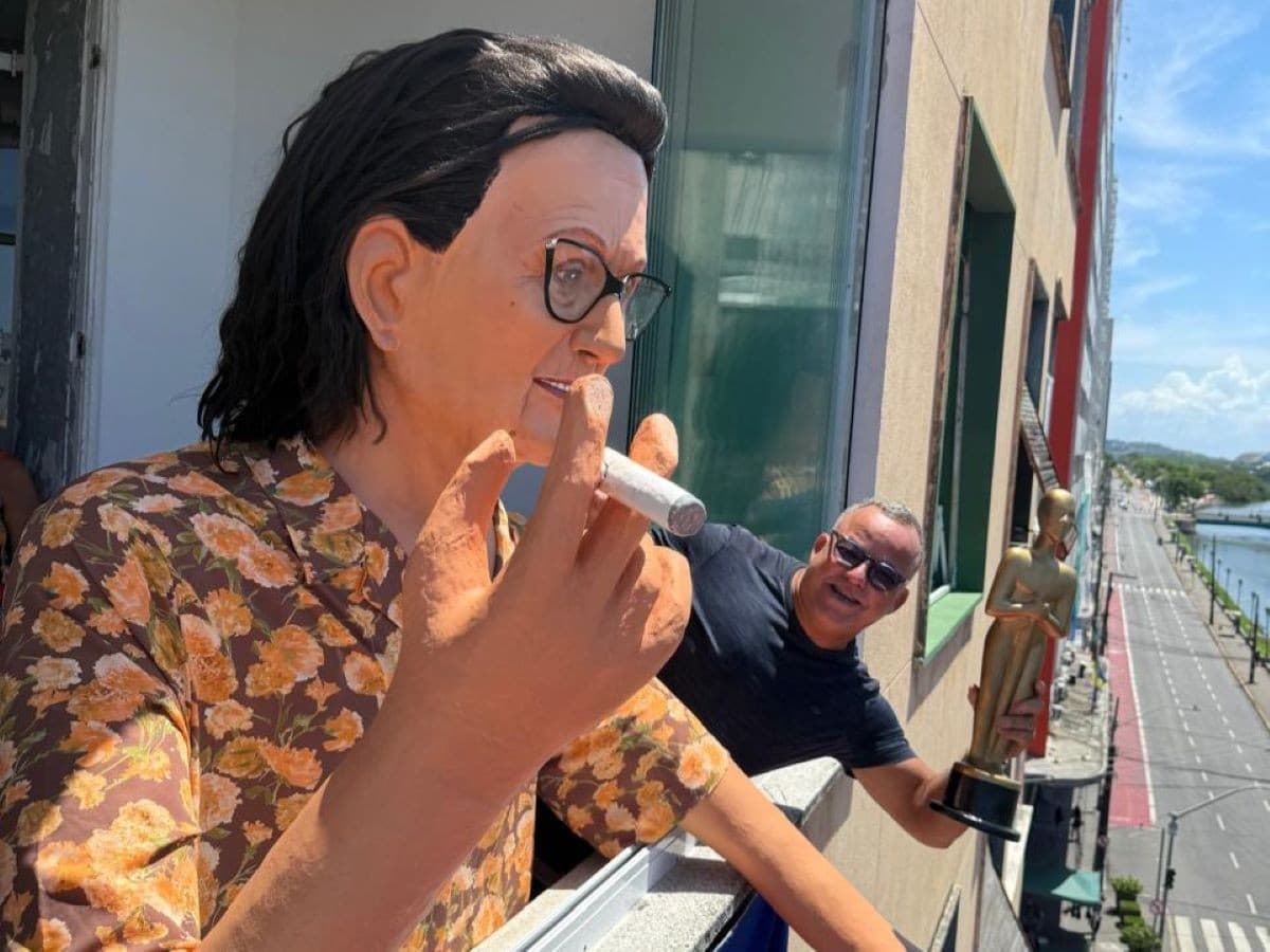 Homenagem cultural: Tânia Maria é transformada em boneca gigante de Olinda para evento do Oscar no Recife