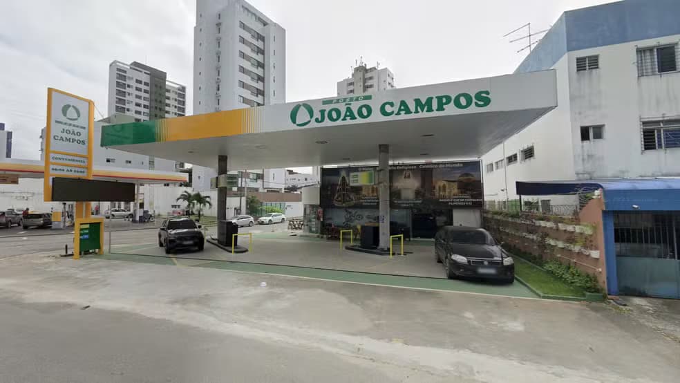 Justiça condena posto de combustíveis a indenizar prefeito João Campos em R$ 15 mil