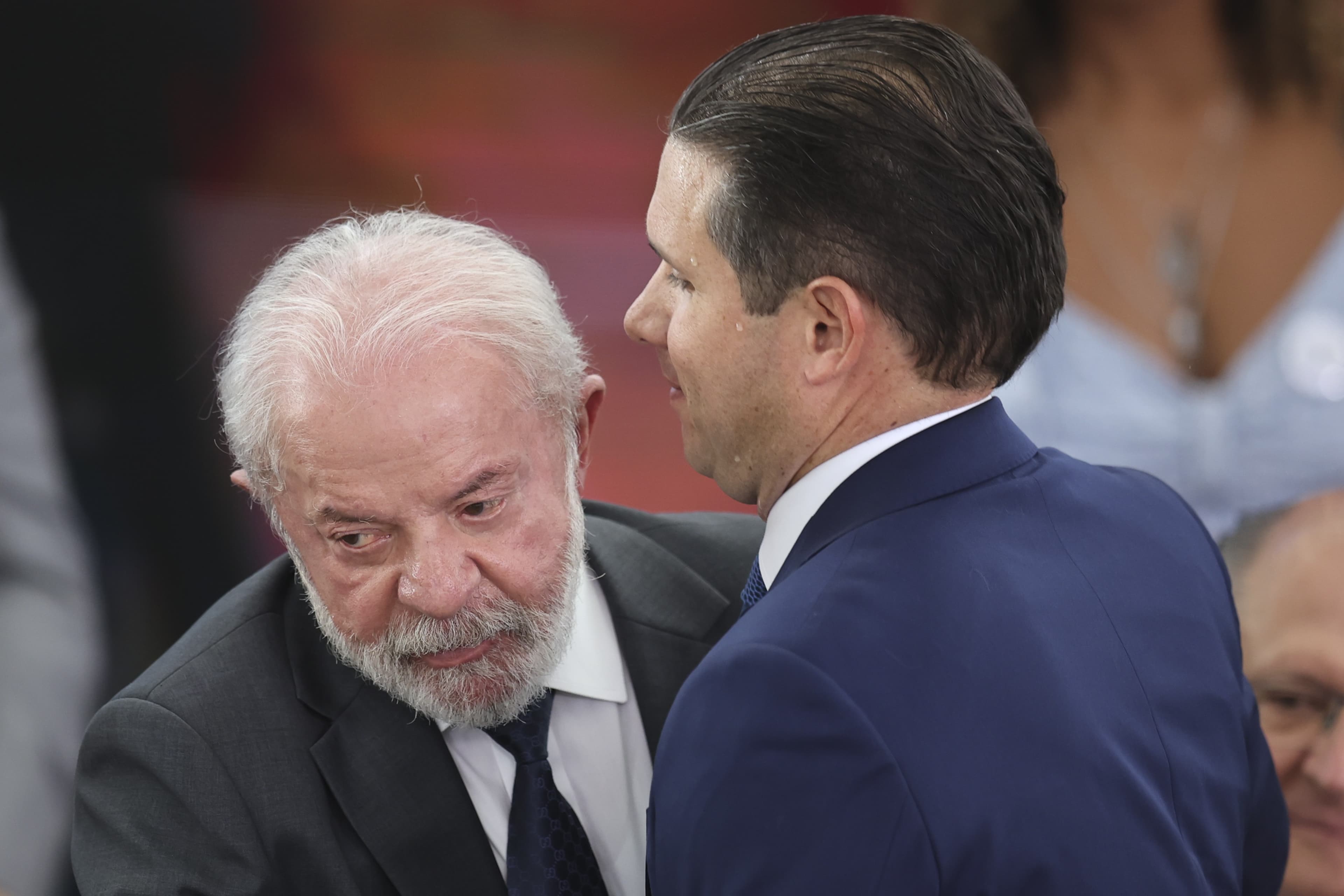 Lula articula envio de projeto para reduzir jornada de trabalho e encerrar escala 6x1