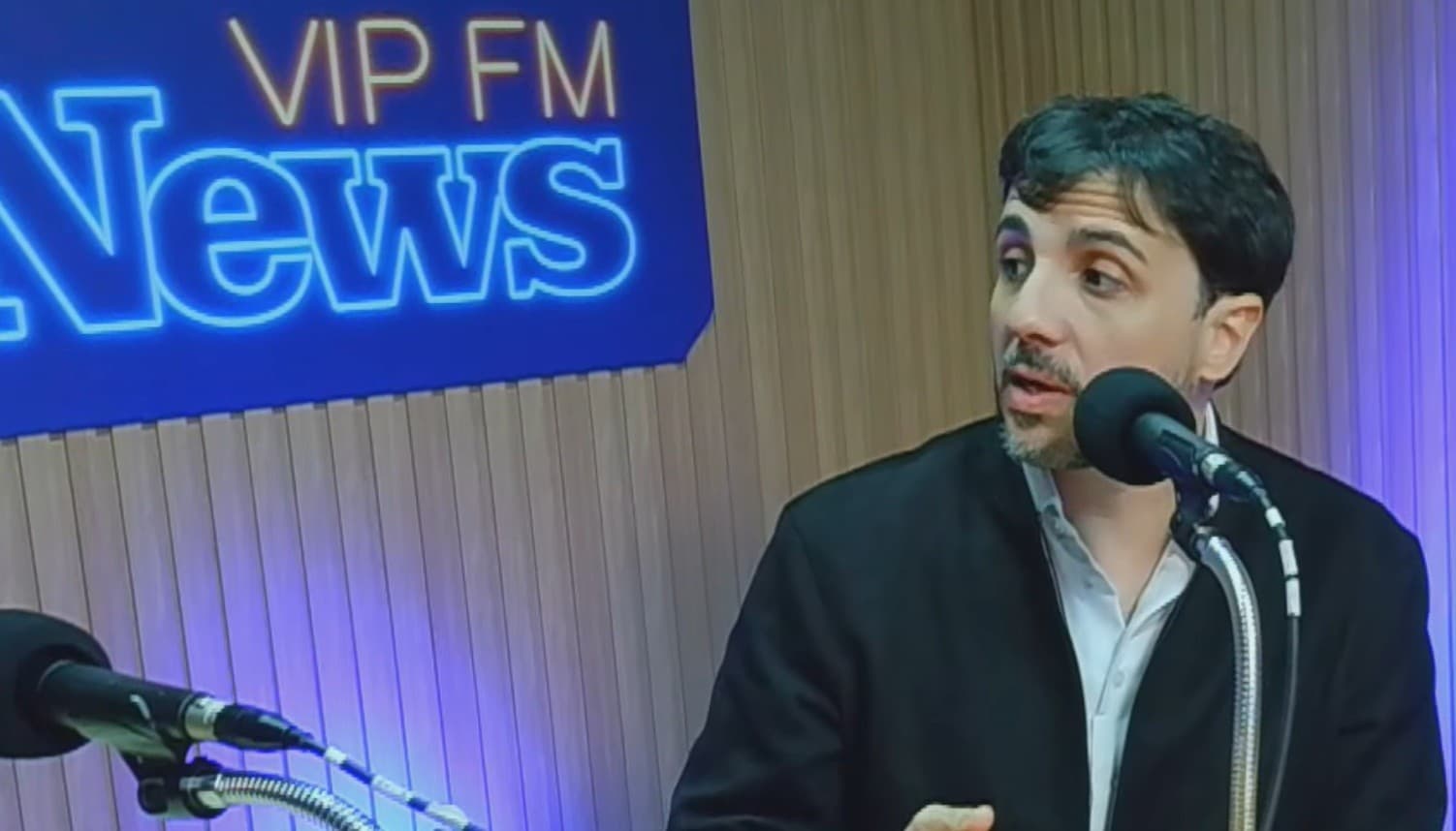 Renan Santos, pré-candidato do Missão, endurece críticas ao bolsonarismo e ao Partido Novo