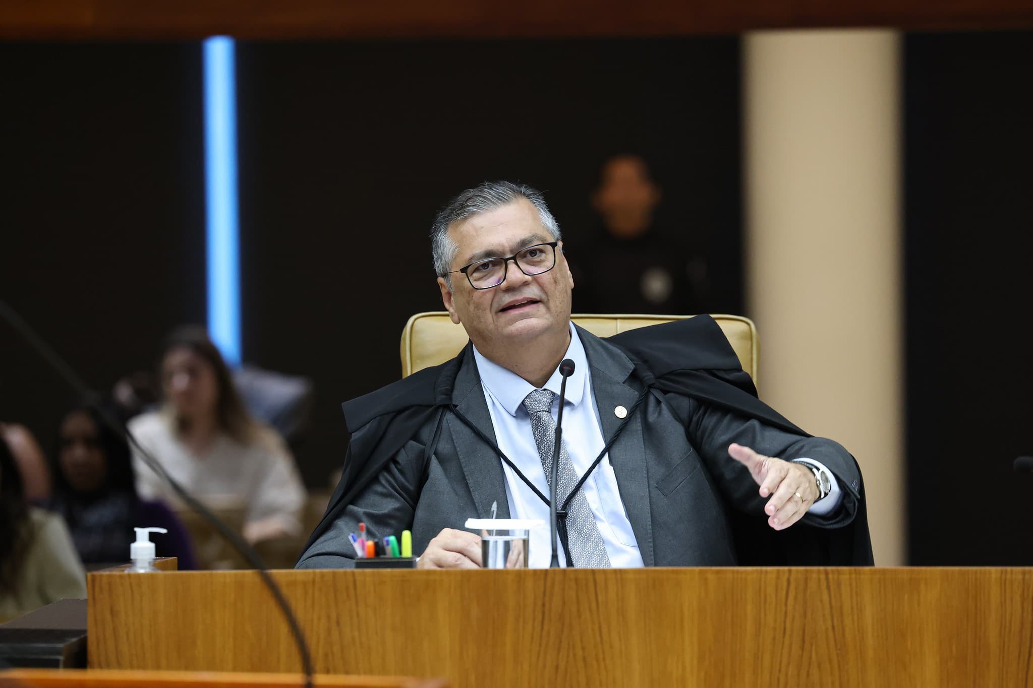 Ministro Flávio Dino propõe endurecimento penal para crimes cometidos por integrantes do sistema de Justiça