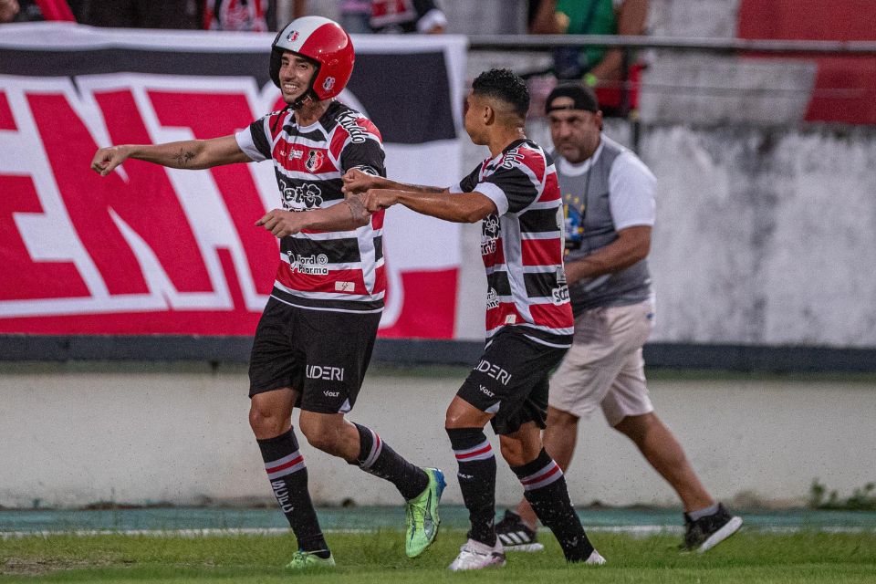 Santa Cruz mantém invencibilidade no Arruda, vence Sousa por 2 a 0 e assume liderança isolada da Série D